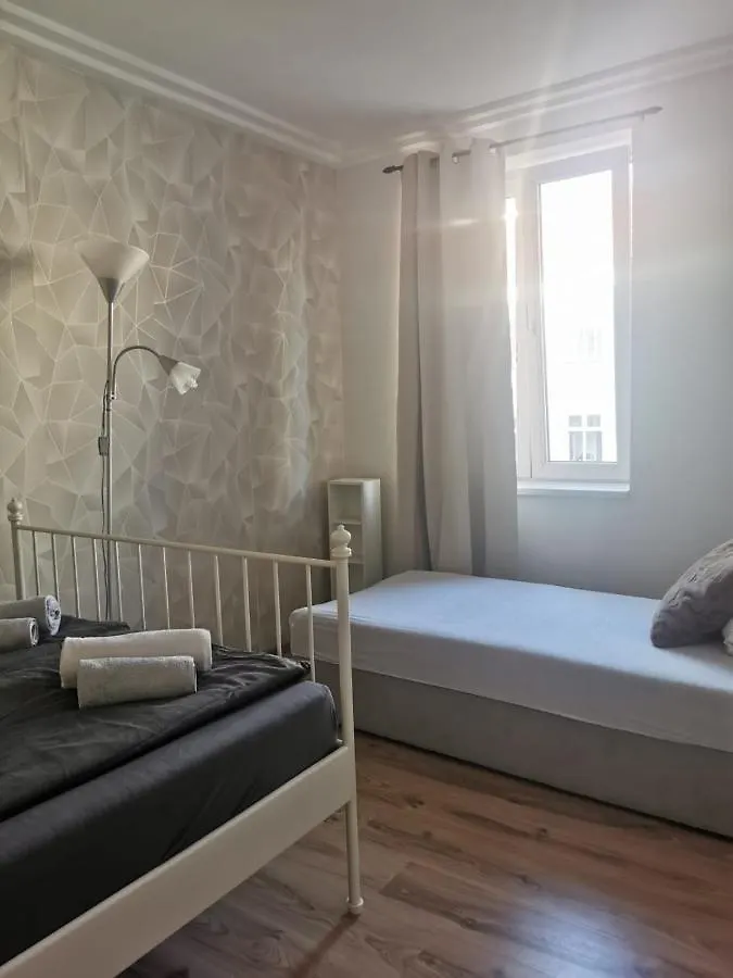 Beautiful, Spacious And Cheap Lägenhet Wien